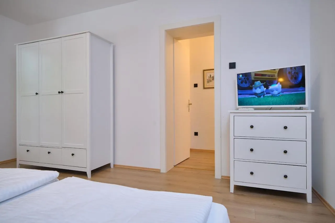Bacci Central 2-Bedroom Apartment By Litto Сплит