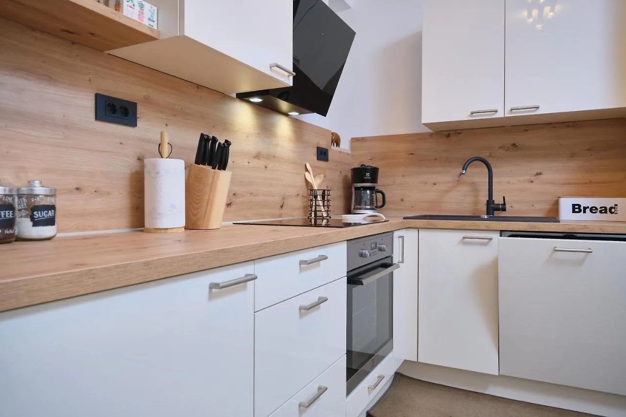 Bacci Central 2-Bedroom Apartment By Litto Split